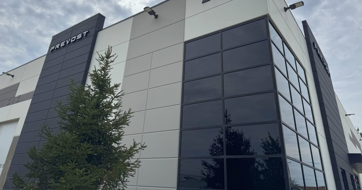 Prevost Opens Expanded Chicago-Area Service Center
