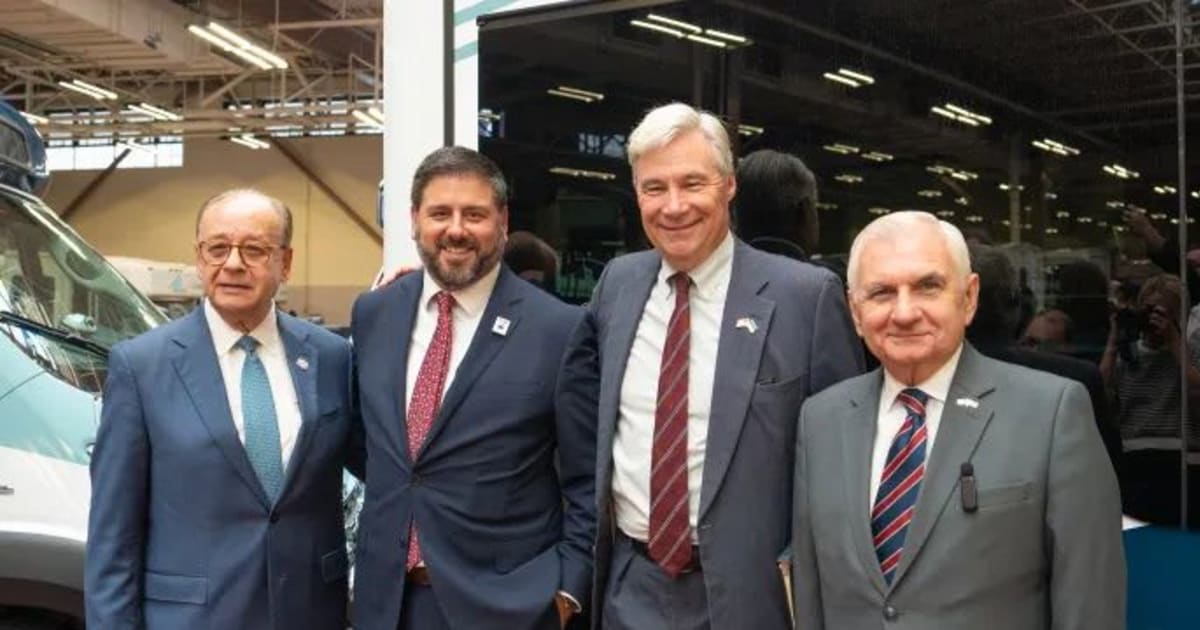 Biz Briefs: RIPTA Unveils New Frontrunners, Clevland RTA Adds New Siemens, and More
