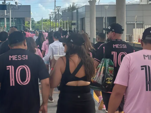An Inter Miami CF wearing pink and black.
