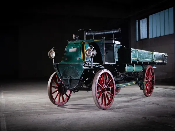 Mercedes-Benz 130 years of trucking.