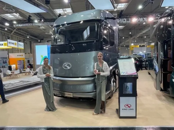 King Long Chinese heavy truck.