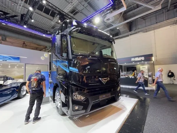 Super Panther Black Diamond Class 8 truck.