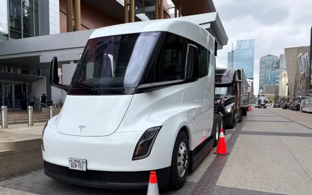 Tesla Semi electric truck 