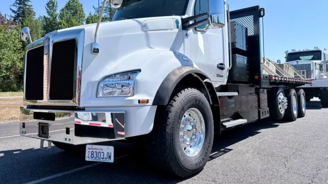 Kenworth T880E Brings EV Power to Vocational Trucks
