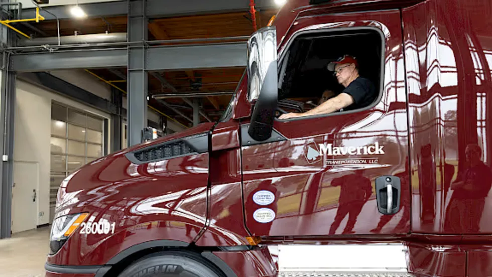 Maverick Transportation Freightliner Cascadia.