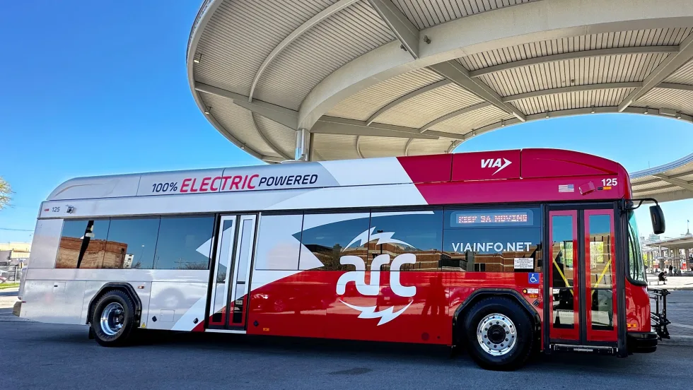 A photo of a San Antonio VIA Metropolitan Transit zero-emission bus.