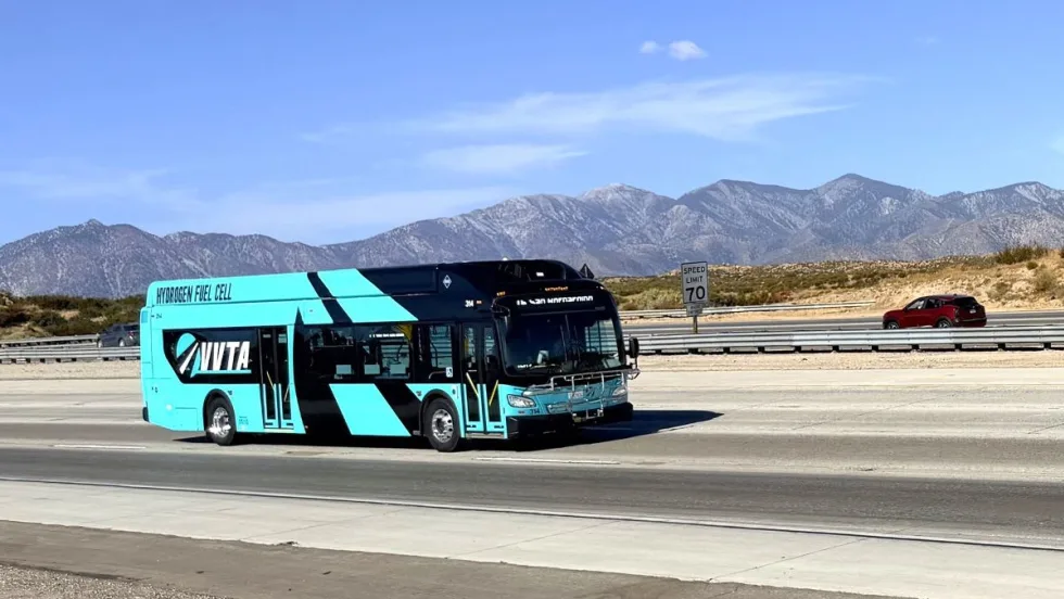 A VVTA hydrogen fuel cell electric bus