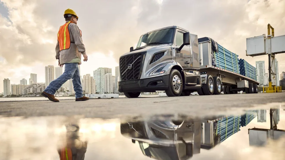 2026 Volvo VNR