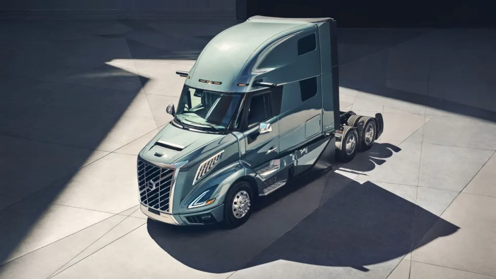 2025 Volvo VNL tractor. 
