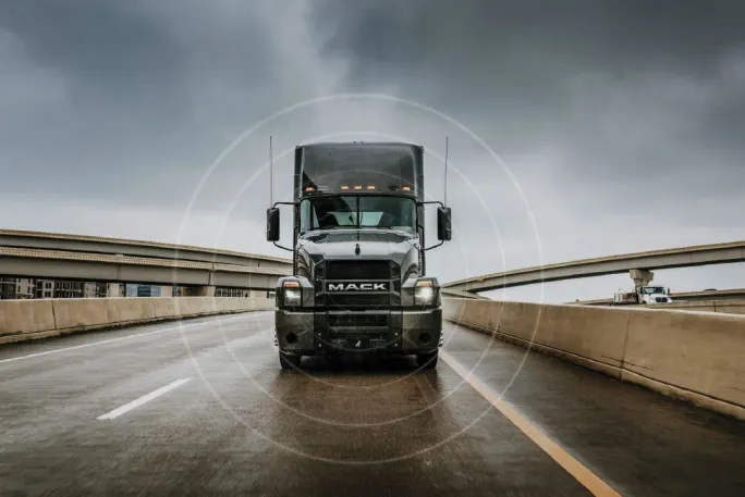 Mack Pioneer.