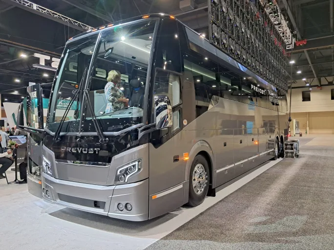 Prevost 2026 H3-45.