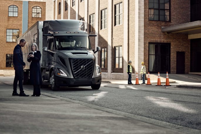 Volvo VNR.