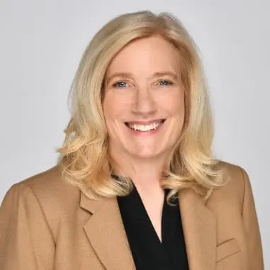 headshot of kristen lydon