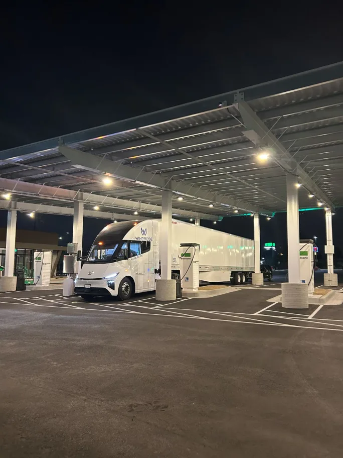 Windrose-Greenlane truck charging bundle.