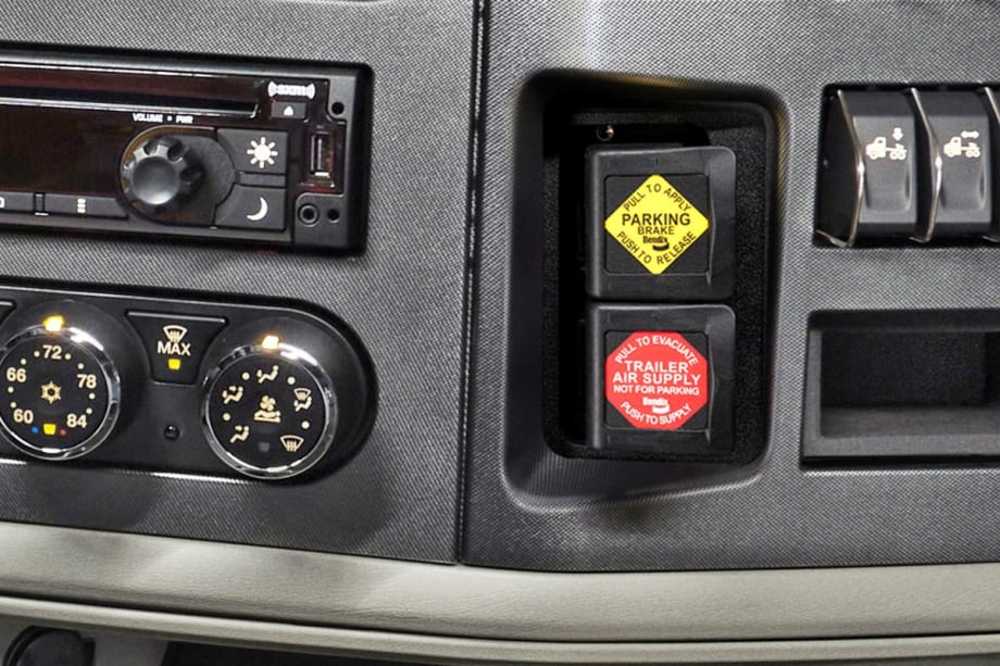 Bendix Intellipark Electronic Brake Available on Kenworth and Peterbilt Trucks