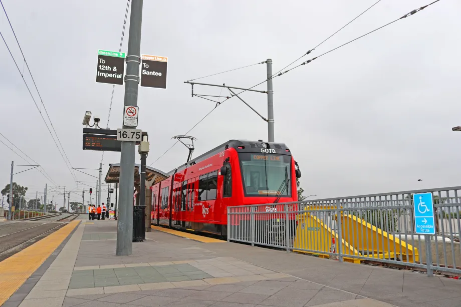 A San Diego MTS Copper Line vehicle