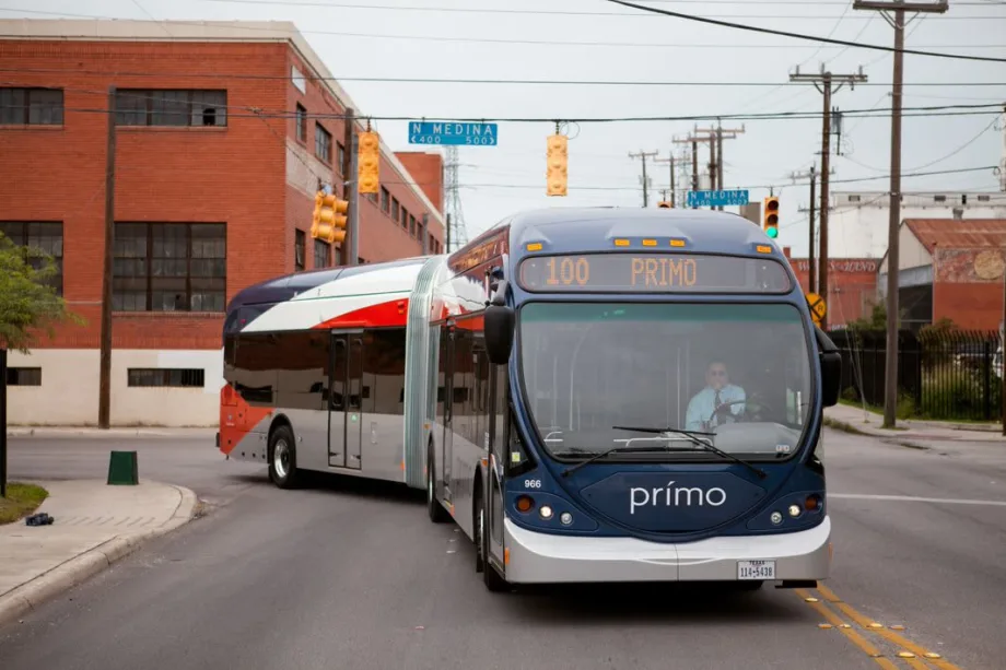 A VIA Metropolitan PRIMO bus