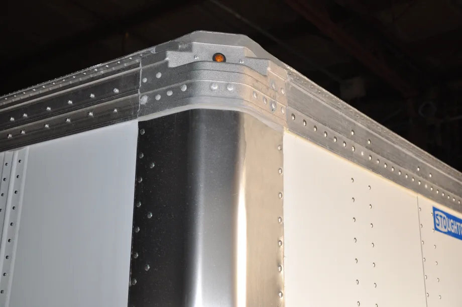 Stoughton Trailers Premieres New Dry Van Design Features