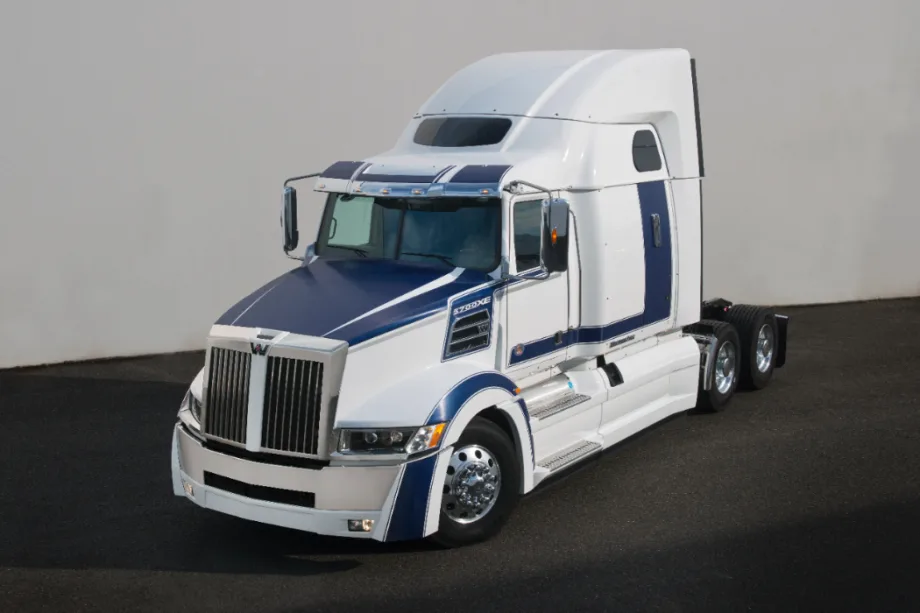 Western Star Offers Bold Graphics Package for 5700XE