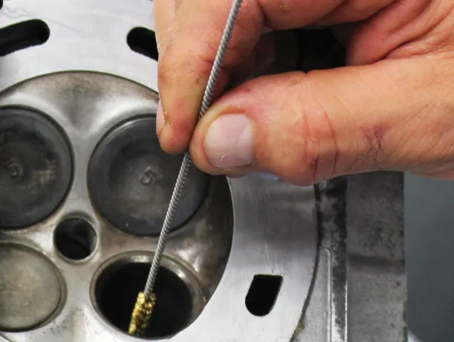Small-Diameter Brushes