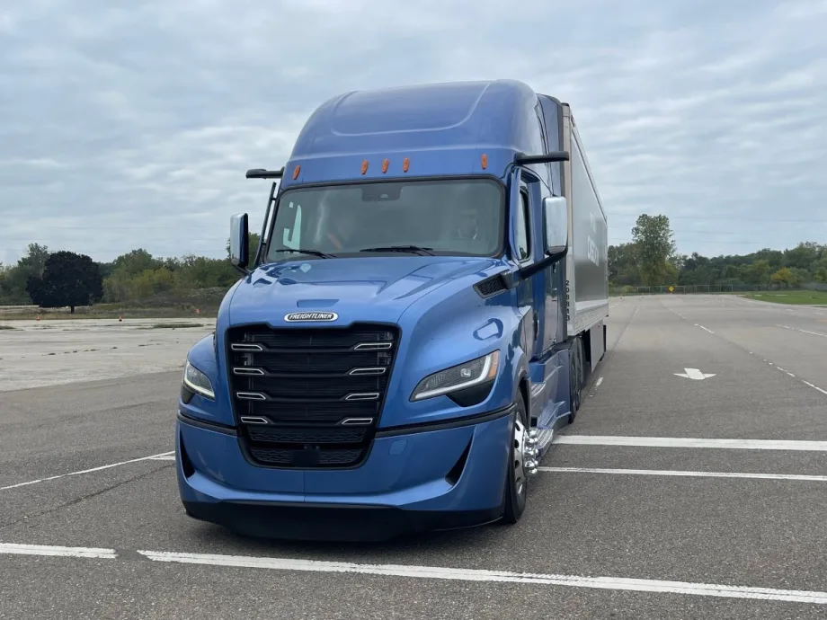 2025 Freightliner Cascadia.