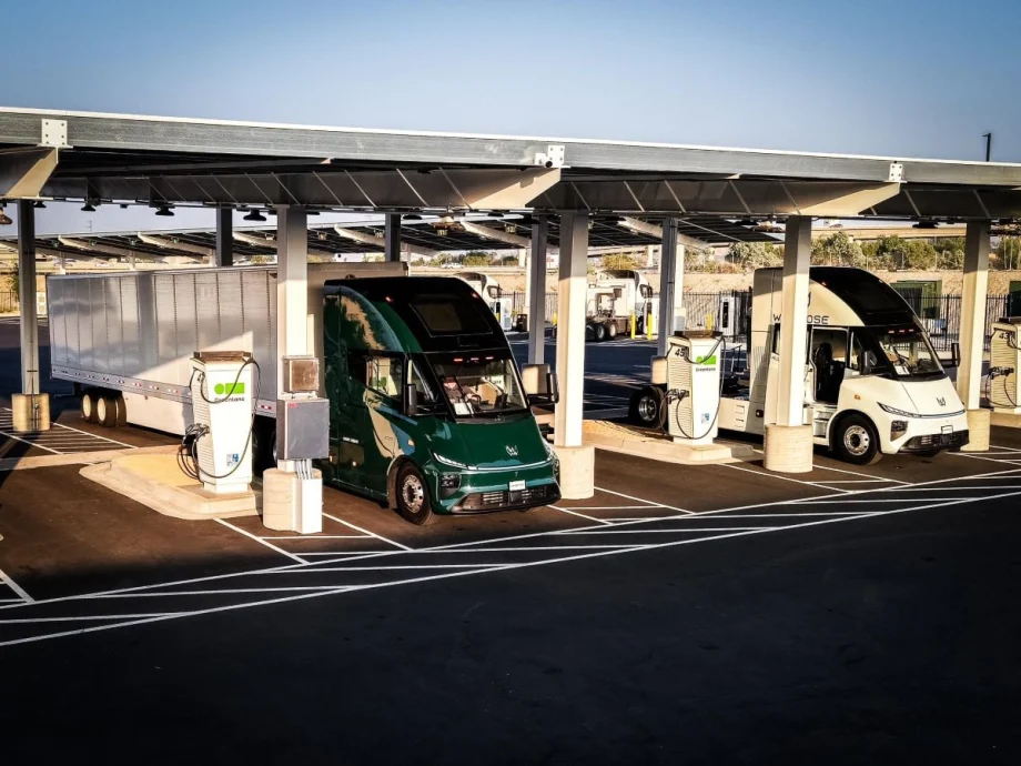 Windrose-Greenlane truck charging bundle.