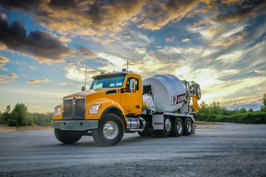 Kenworth T800 mixer truck.
